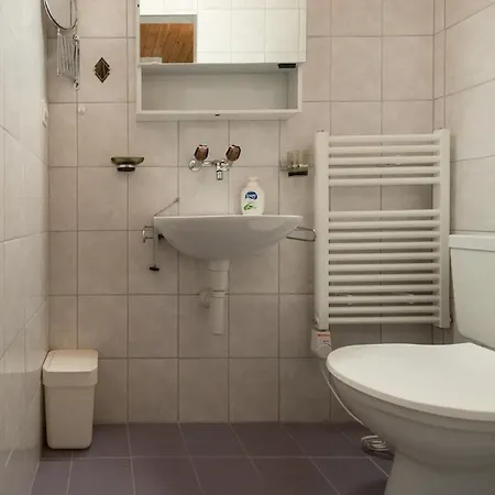 Sunny And Spacious In Faigaux In Situated In Quiet Area With Magnificent Mountain Views Lejlighed