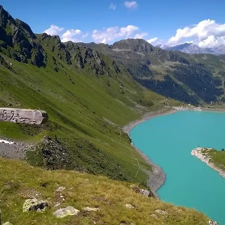 Apartamento Sunny And Spacious In Faigaux In Situated In Quiet Area With Magnificent Mountain Views *