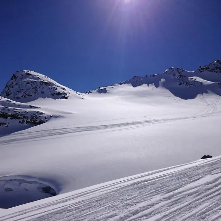 Sunny And Spacious In Faigaux In Situated In Quiet Area With Magnificent Mountain Views Lejlighed Veysonnaz