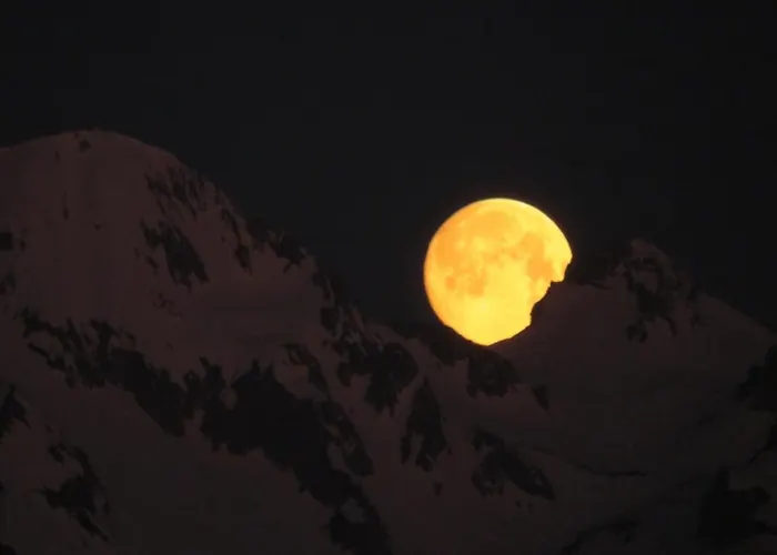 Sunny And Spacious In Faigaux In Situated In Quiet Area With Magnificent Mountain Views Veysonnaz