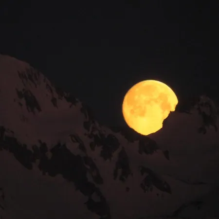 Sunny And Spacious In Faigaux In Situated In Quiet Area With Magnificent Mountain Views فييسوناز