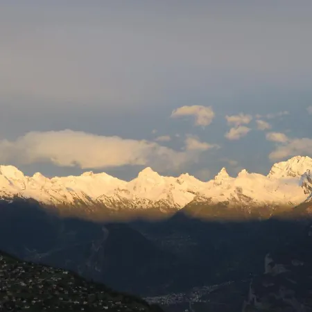 아파트 Sunny And Spacious In Faigaux In Situated In Quiet Area With Magnificent Mountain Views