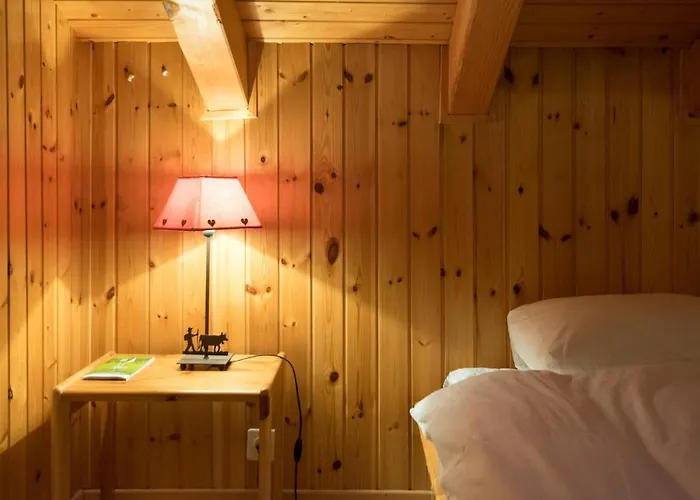 Sunny And Spacious In Faigaux In Situated In Quiet Area With Magnificent Mountain Views 아파트 베이소나츠