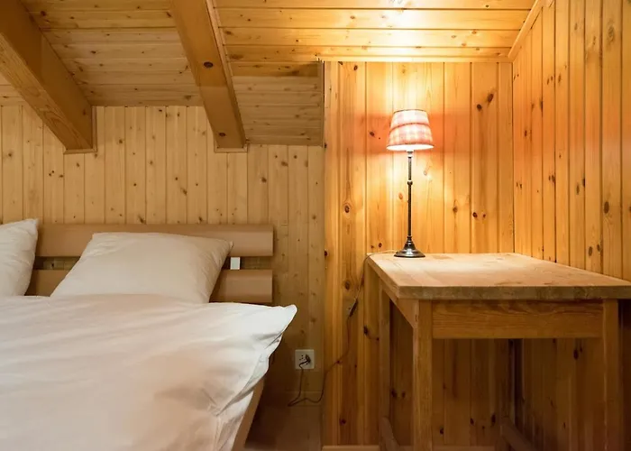 Sunny And Spacious In Faigaux In Situated In Quiet Area With Magnificent Mountain Views 베이소나츠